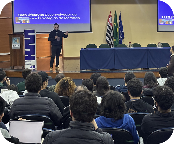 Imagem de pessoas em um evento